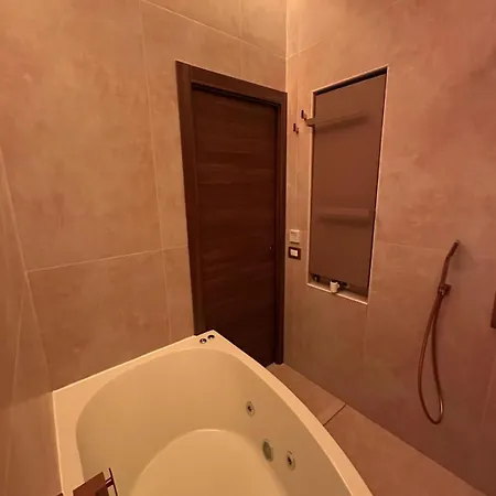 A Dolce Casa Romana Lux Jacuzzi Metro A 2 Min * روما